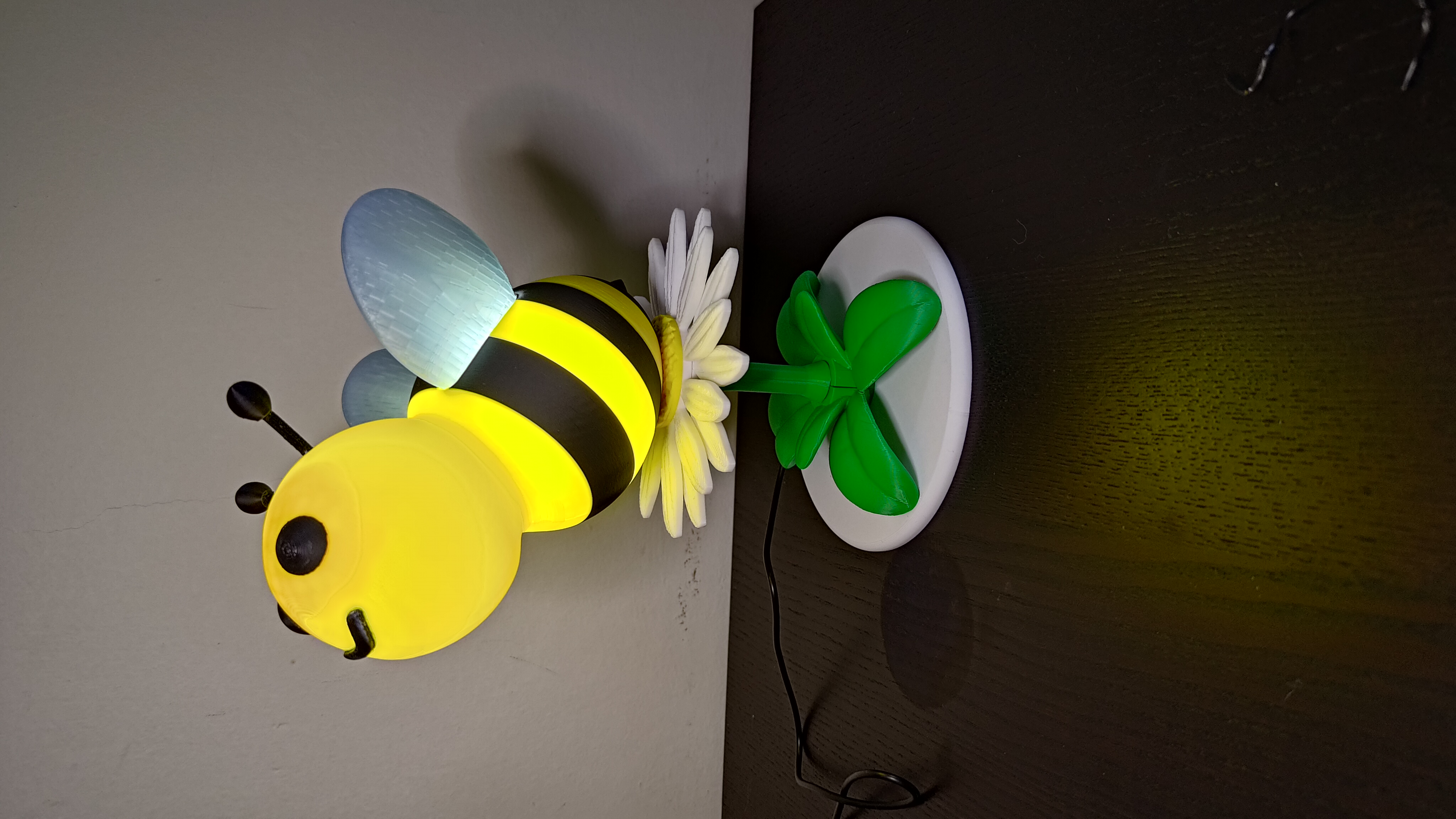 Bee desk lamp & chain lamp